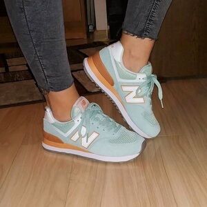 New Balance Pastel Green Athletic Shoes